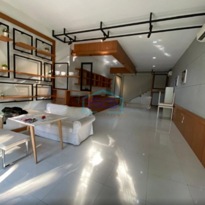 Disewakan Ruko Lokasi Bagus dan Strategis Mainroad Surya Sumantri Bandung LB 185m2