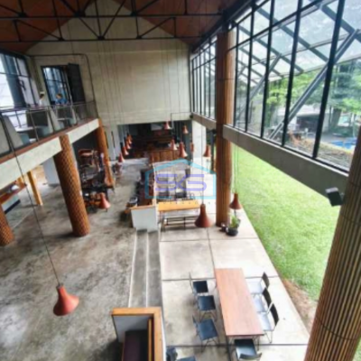 Disewakan Ruang Usaha dan Gedung Sangat Bagus di Area Ciumbuleuit Bandung Luas 2000m2