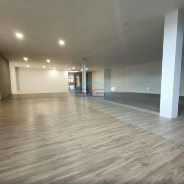 Disewakan Ruang Usaha 3 Lantai dan Luas di Mainroad Pasir Kaliki Bandung LB 2000m2-1