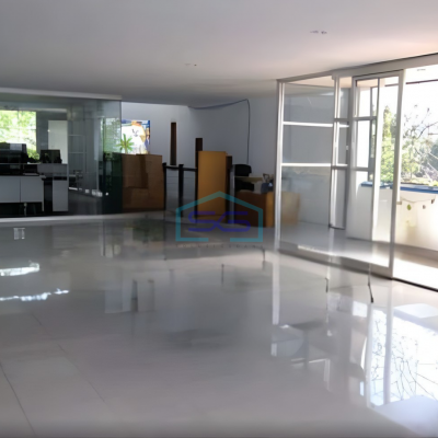 Dijual Ruang Usaha Gedung Untuk Kantor Lokasi Strategis di Ciateul Bandung LT 568m2