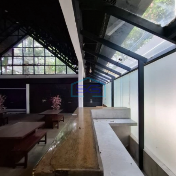 Disewakan Ruang Usaha Lokasi Ramai dan Premium di Bandung Luas 300m2-2