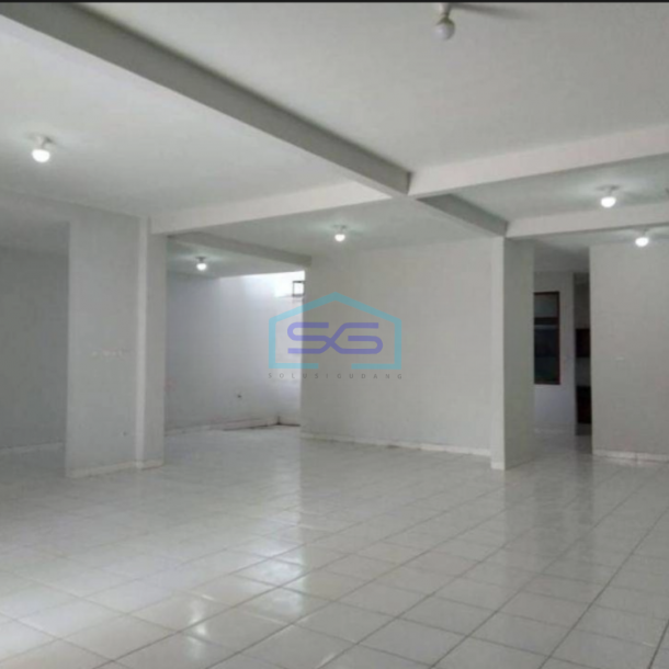 Disewakan Ruang Usaha Luas Tanah  300 m² di Kiaracondong Bandung Cocok Untuk Gudang dan Kantor-1