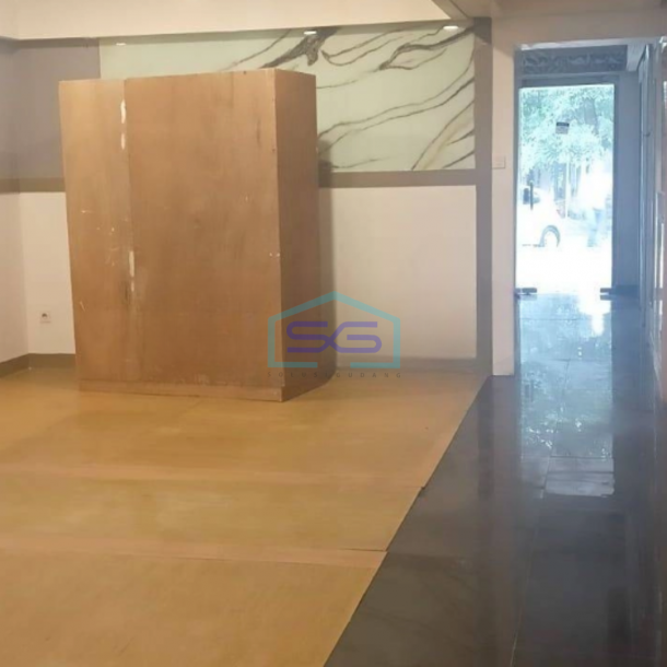 Disewakan Ruang Usaha 1 Lantai Luas Bangunan 400 m² di Riau Bandung Lokasi Strategis-1
