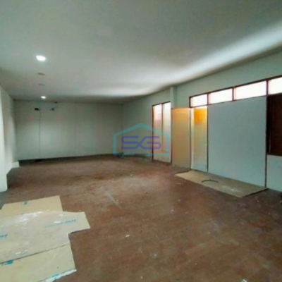 Disewakan Ruang Usaha di Surya Sumantri Bandung Luas Tanah  780 m² Lokasi Strategis-2