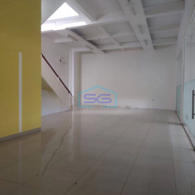 Disewakan Ruang Usaha Cocok Untuk Segala Bisnis Luas Bangunan  1000 m² di Geger Kalong Bandung-2