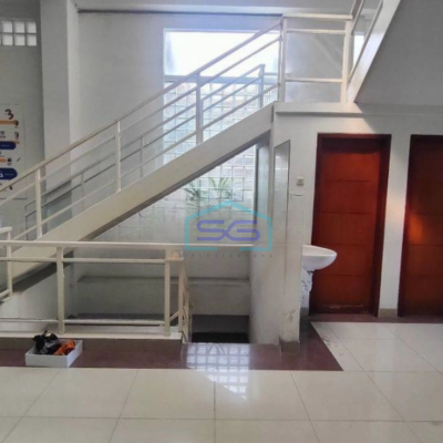 Disewakan Ruang Usaha Cocok Untuk Segala Bisnis Luas Bangunan  1000 m² di Geger Kalong Bandung