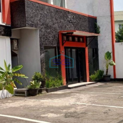 Disewakan Ruang Usaha Harga Murah 3 Lantai Luas Tanah  400 m² di Sukajadi Bandung-2