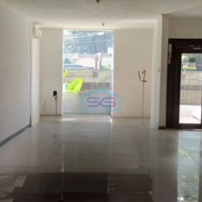 Disewakan Ruang Usaha Harga Murah 3 Lantai Luas Tanah  400 m² di Sukajadi Bandung