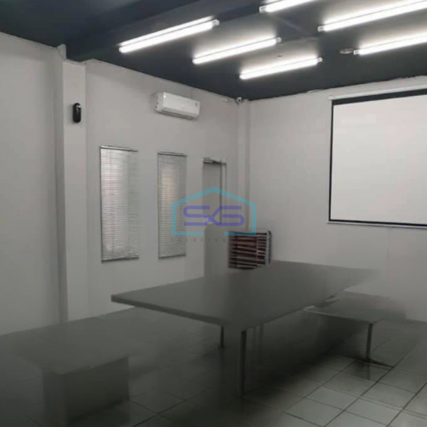 Disewakan Gedung Perkantoran Luas Tanah 460 m² di Soekarno Hatta Bandung-2