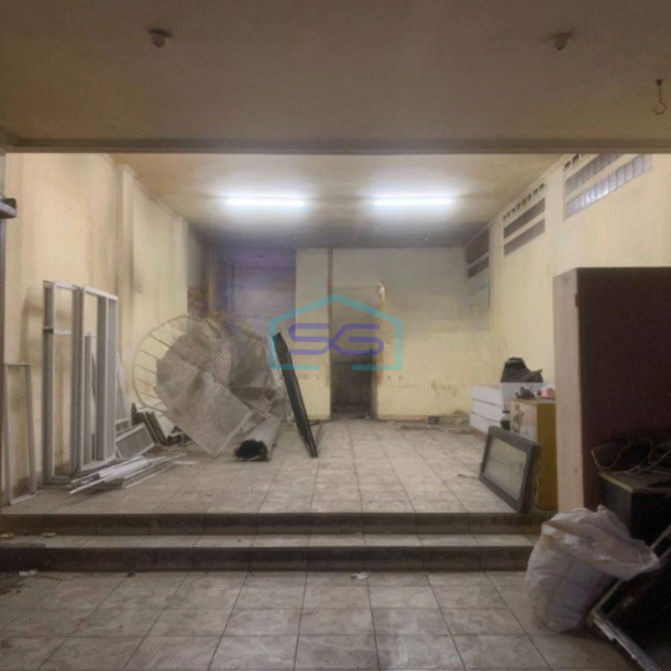 Dijual Ruko 3 Lantai Luas Bangunan 300 m² di Sudirman Bandung-2