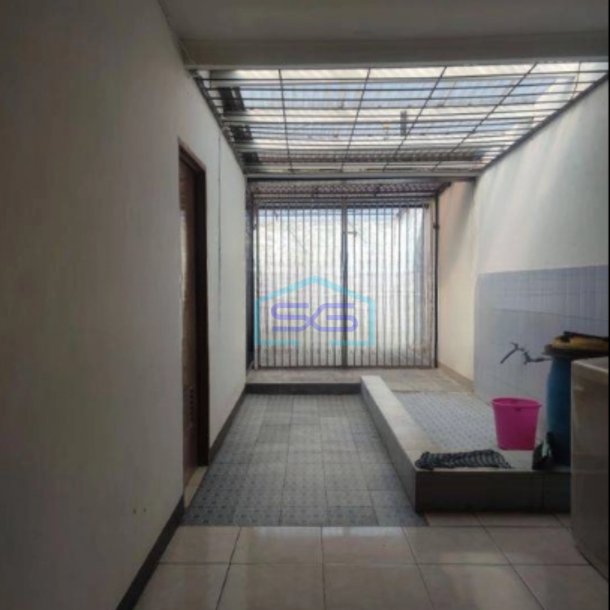 Dijual Ruko Lokasi Strategis Luas Bangunan  250 m² di Surya Sumantri Bandung-1