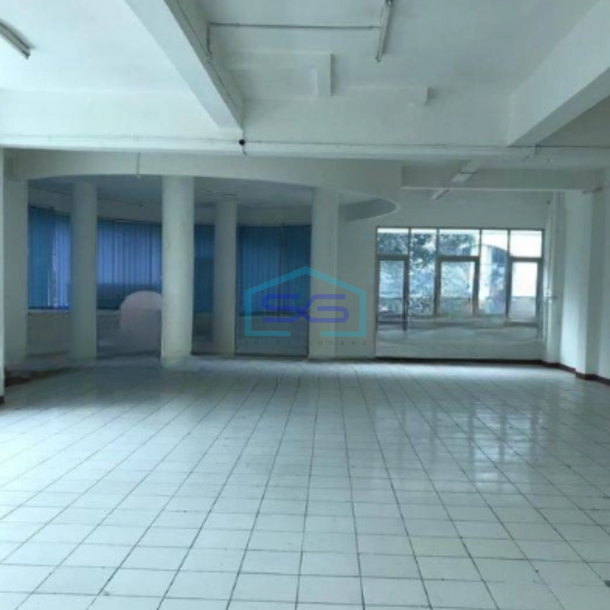 Dijual Ruang Usaha 3 Lantai di Gatot Subroto Luas Tanah  360 m²-1