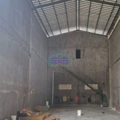 Dijual Gudang Luas Tanah 233 m²  Lokasi Bebas Banjir di Kapuk Kamal Jakarta Barat