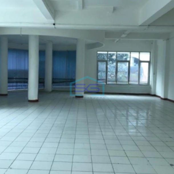 Dijual Ruang Usaha 3 Lantai Luas Bangunan  360 m²  di Bandung-1