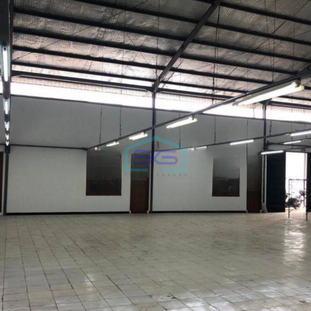 Disewakan Gudang di Kopo Bandung Luas Tanah 1000 m²-1