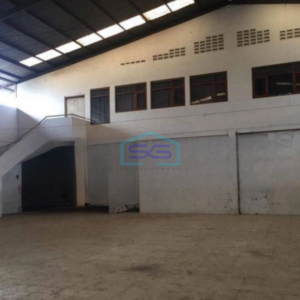 Disewakan Gudang di Kopo Permai Luas Tanah 3700 m²-1