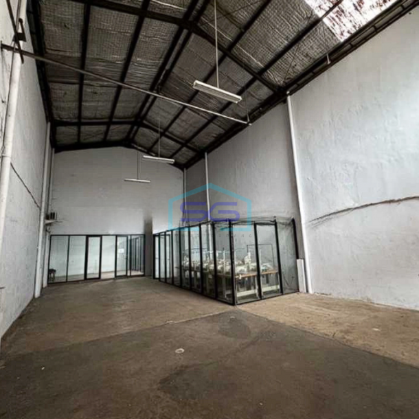 Dijual Gudang Bagus Strategis Di Bizpark Kopo Bandung Luas Tanah 209m2-1