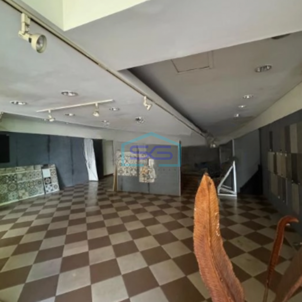 Dijual Ruko 2 Lantai Luas Bangunan  475 m²  Lokasi di Semarang-1