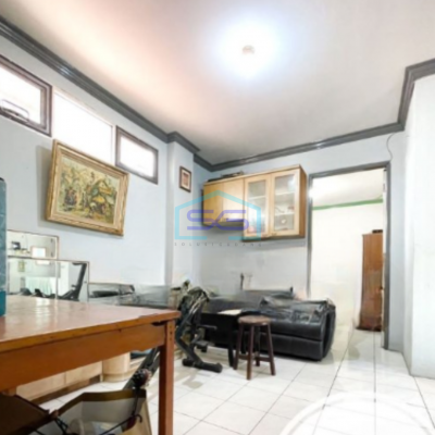 Dijual Ruko Murah Luas Bangunan  270 m² Lokasi Kebon Jeruk Jakarta Barat