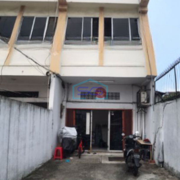 Dijual Ruko Luas Tanah  124 m² Lokasi di Jakarta Barat Kondisi Bagus-1