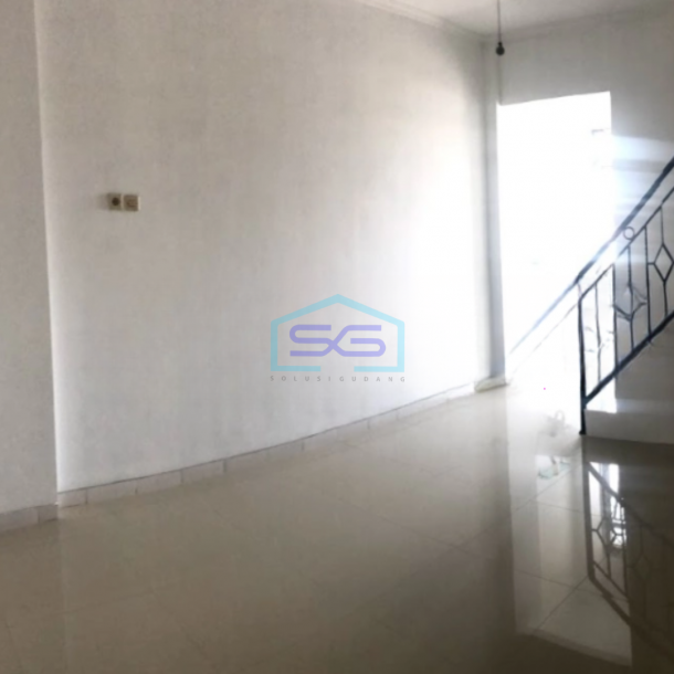 Dijual Ruko Lokasi Tidak Banjir Luas Bangunan  140 m² di Tomang Jakarta Barat-2