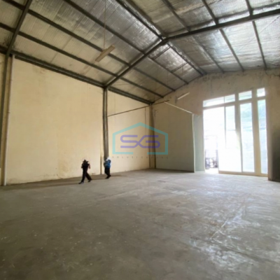 Disewakan Gudang Siap Huni Lokasi Bebas Banjir di Penggilingan Jakarta Timur Luas Bangunan 180 m²-2