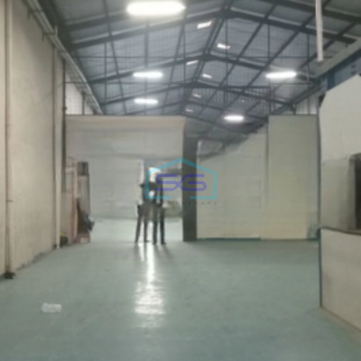Disewakan Gudang Ada Kantor Luas Bangunan  1688 m² di Penggilingan Jakarta Timur-4