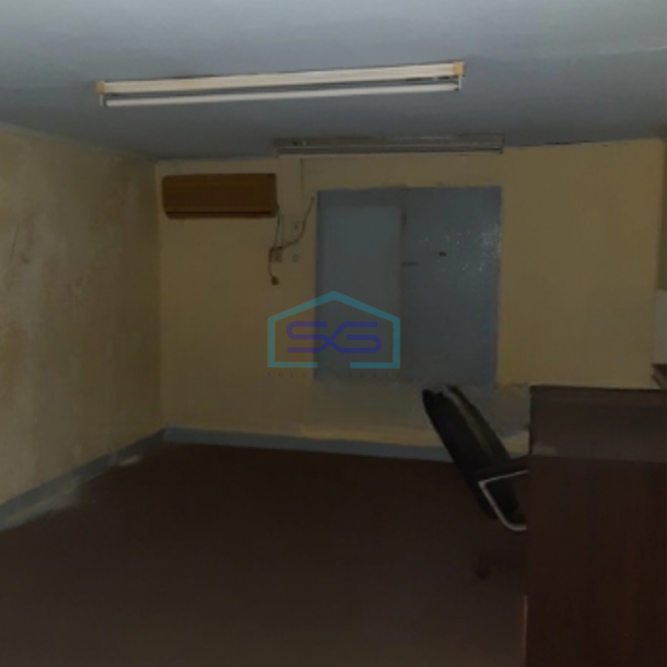 Disewakan Ruko 3 Lantai Luas Bangunan 207 m² di Tambora Jakarta Barat-1