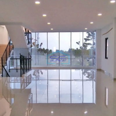 Disewakan Ruko 3 Lantai Luas Bangunan 650 m² di Cengkareng Jakarta Barat-4
