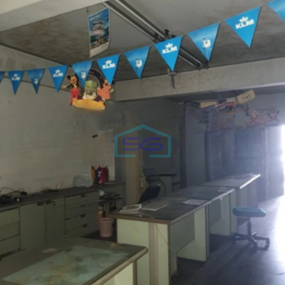 Disewakan Ruko Luas Bangunan  210 m² 3 Lantai di Tepi Jalan Raya Cideng Jakarta Pusat