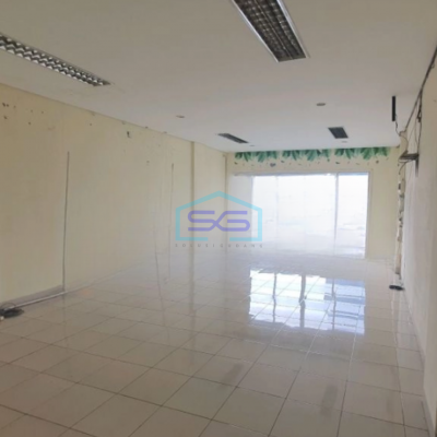 Disewakan Ruko Luas Bangunan 400 m² di Pluit Jakarta Utara
