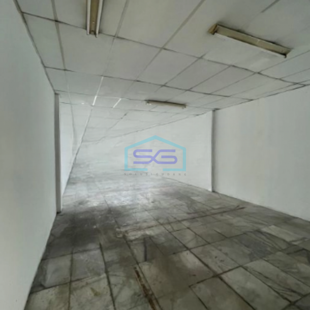 Disewakan Cepat Ruko Siap Pakai Luas Bangunan 300 m² di Pluit Jakarta Utara-2