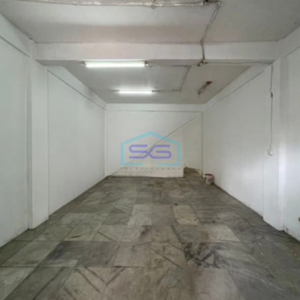 Disewakan Cepat Ruko Siap Pakai Luas Bangunan 300 m² di Pluit Jakarta Utara-1