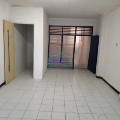 Disewakan Ruko 3 Lantai Luas Bangunan 180 m² di Tambora Jakarta Barat-2