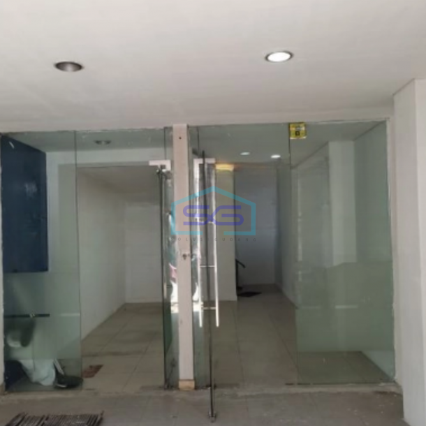 Disewakan Ruko 3 Lantai Luas Bangunan 180 m² di Tambora Jakarta Barat-1