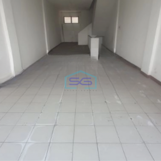 Disewakan Ruko Luas Bangunan 300 m² di Pluit Jakarta Utara-3