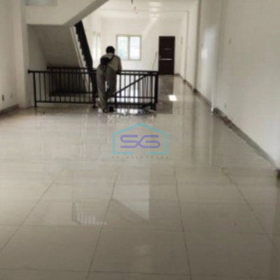 Disewakan Ruko Siap Pakai Luas Bangunan 404 m² di Tambora Jakarta Barat