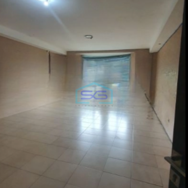 Disewakan Ruko Luas Bangunan 250 m² di Pluit Jakarta Utara-1