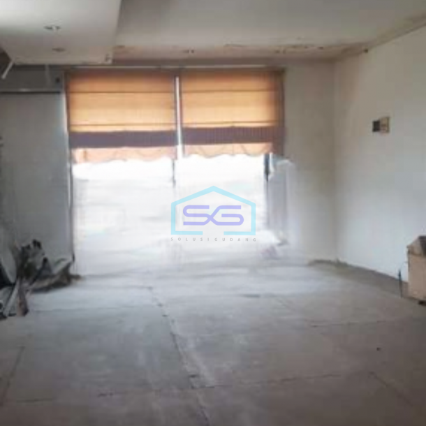 Disewakan Ruko 3 Lantai Luas Bangunan  300 m² di Pluit Jakarta Utara-1