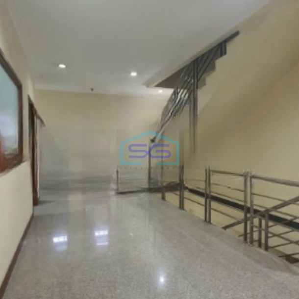Disewakan Ruko Ada Lift Luas Bangunan  600 m² di Mangga Dua Jakarta Barat-3