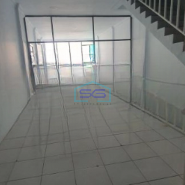 Disewakan Ruko Siap Huni Luas Bangunan 250 m² di Pluit Jakarta Utara-1