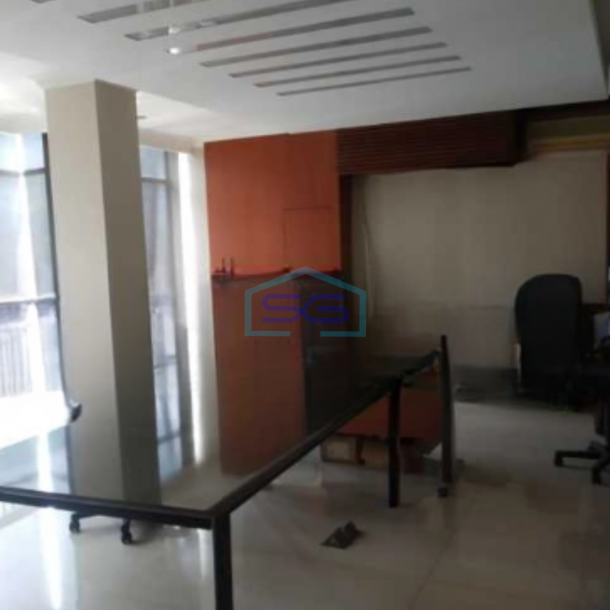 Disewakan Ruko Luas Bangunan  680 m² di Cideng Jakarta Pusat-1