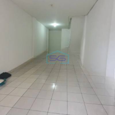 Disewakan Ruko Luas Bangunan 180 m² di Tambora Jakarta Barat