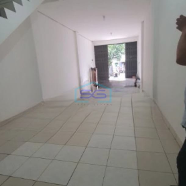 Disewakan Ruko Luas Bangunan 180 m² di Tambora Jakarta Barat-1