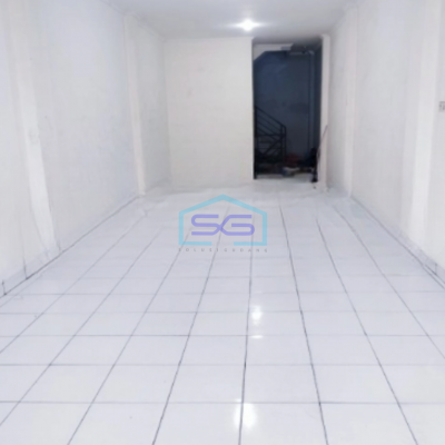 Disewakan Ruko di Tepi Jalan Raya Teluk Gong Jakarta Utara Luas Bangunan  360 m²