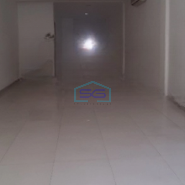 Disewakan Ruko Siap Pakai Luas Bangunan   240 m² di Pluit Jakarta Utara-1