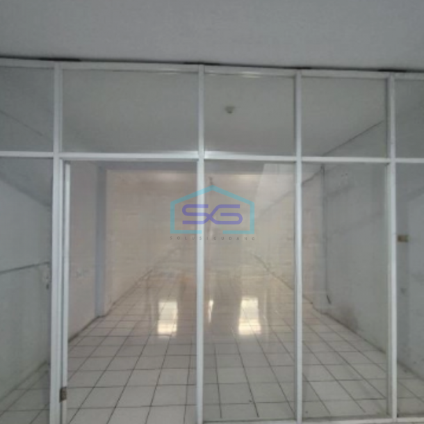 Disewakan Ruko Siap Pakai Luas Bangunan 200 m² di Penjaringan Jakarta Utara-1