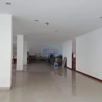 Disewakan Ruko Luas Bangunan 420 m² di Jembatan Besi Jakarta  Barat-2