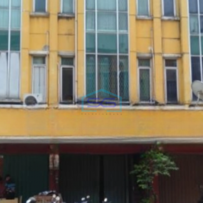 Disewakan Ruko Luas Bangunan  240 m² di Bandengan Jakarta Utara Area Parkir Luas