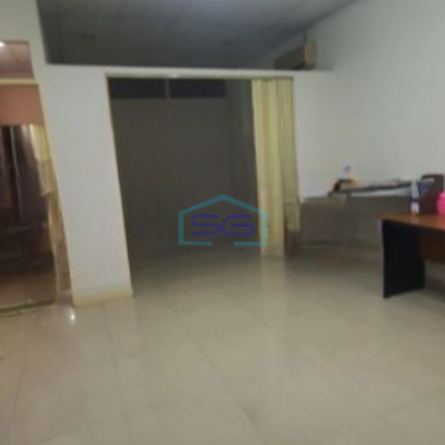 Disewakan Ruko Luas Bangunan  240 m² di Bandengan Jakarta Utara Area Parkir Luas